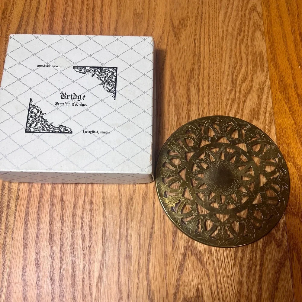 VTG Brass & Glass Trivet Round Pierced Brass Plate Original Box Bridge Jewelry